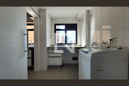 Apartamento à venda com 135m², 4 quartos e 2 vagas Apartamento à venda com 135m², 4 quartos e 2 vagasÁrea de Serviço