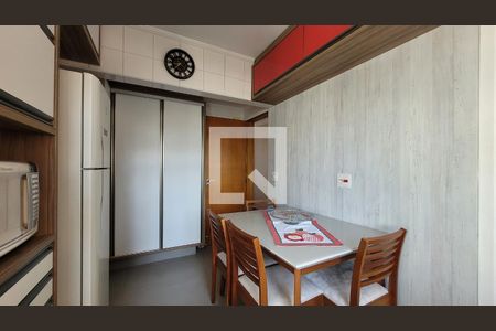 Apartamento à venda com 135m², 4 quartos e 2 vagas Apartamento à venda com 135m², 4 quartos e 2 vagasCozinha