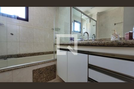 Apartamento à venda com 135m², 4 quartos e 2 vagas Apartamento à venda com 135m², 4 quartos e 2 vagasBanheiro do Quarto 3