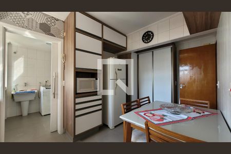 Apartamento à venda com 135m², 4 quartos e 2 vagas Apartamento à venda com 135m², 4 quartos e 2 vagasCozinha