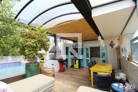 Apartamento à venda com 178m², 2 quartos e 3 vagasCobertura