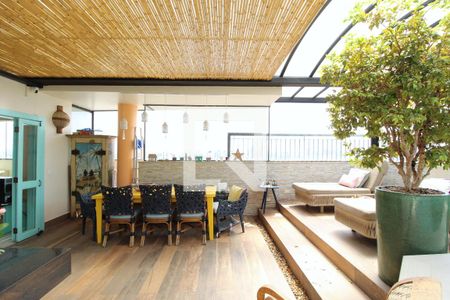 Apartamento à venda com 178m², 2 quartos e 3 vagasCobertura