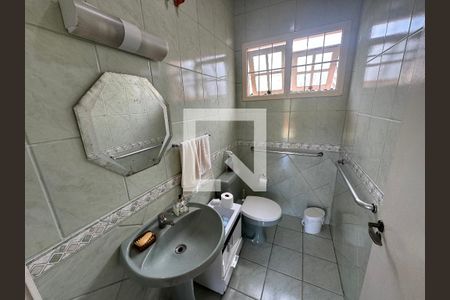 Casa à venda com 140m², 2 quartos e 4 vagasBanheiro
