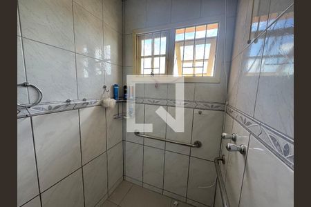 Casa à venda com 140m², 2 quartos e 4 vagasBanheiro