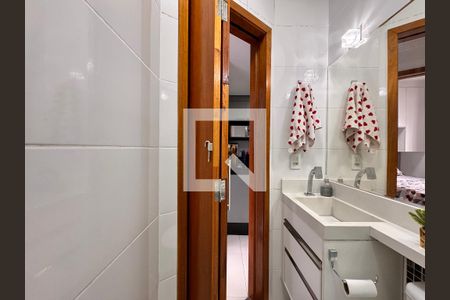 Apartamento à venda com 90m², 2 quartos e 2 vagas Apartamento à venda com 90m², 2 quartos e 2 vagasBanheiro