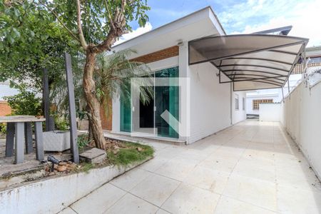 Casa para alugar com 325m², 3 quartos e 4 vagas Casa para alugar com 325m², 3 quartos e 4 vagasGaragem
