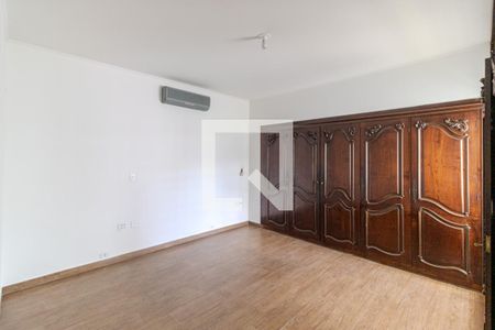 Casa para alugar com 325m², 3 quartos e 4 vagas Casa para alugar com 325m², 3 quartos e 4 vagasSuíte
