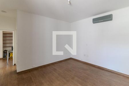 Casa para alugar com 325m², 3 quartos e 4 vagas Casa para alugar com 325m², 3 quartos e 4 vagasSuíte