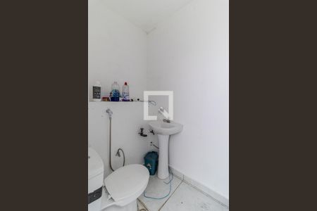 Casa para alugar com 325m², 3 quartos e 4 vagas Casa para alugar com 325m², 3 quartos e 4 vagasBanheiro de Serviço