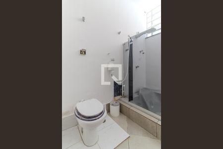 Casa para alugar com 325m², 3 quartos e 4 vagas Casa para alugar com 325m², 3 quartos e 4 vagasBanheiro da Suíte