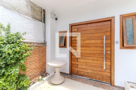 Casa para alugar com 325m², 3 quartos e 4 vagas Casa para alugar com 325m², 3 quartos e 4 vagasPorta de Entrada