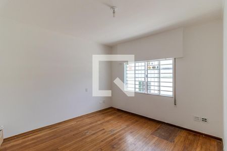 Casa para alugar com 325m², 3 quartos e 4 vagas Casa para alugar com 325m², 3 quartos e 4 vagasQuarto 2