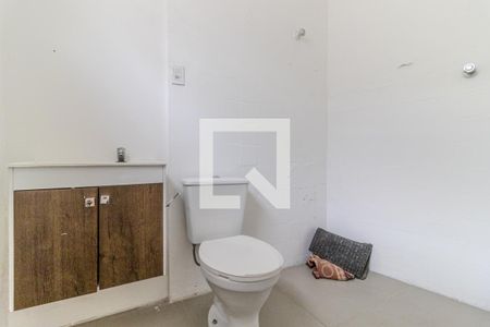 Casa para alugar com 325m², 3 quartos e 4 vagas Casa para alugar com 325m², 3 quartos e 4 vagasBanheiro da Edícula