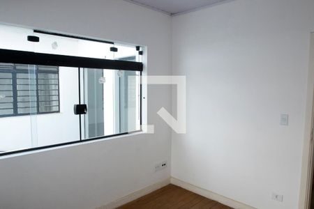 Casa para alugar com 200m², 2 quartos e 2 vagas Casa para alugar com 200m², 2 quartos e 2 vagasQuarto