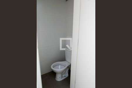Casa para alugar com 200m², 2 quartos e 2 vagas Casa para alugar com 200m², 2 quartos e 2 vagasBanheiro