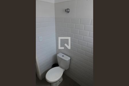 Casa para alugar com 200m², 2 quartos e 2 vagas Casa para alugar com 200m², 2 quartos e 2 vagasBanheiro