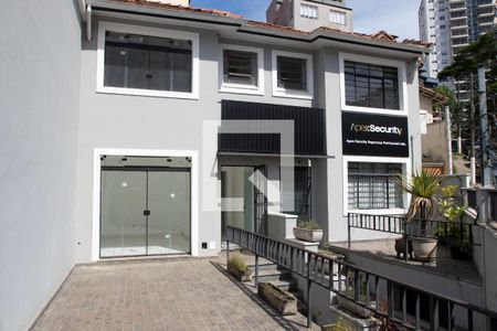 Casa para alugar com 200m², 2 quartos e 2 vagas Casa para alugar com 200m², 2 quartos e 2 vagasFachada