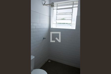 Casa para alugar com 200m², 2 quartos e 2 vagas Casa para alugar com 200m², 2 quartos e 2 vagasBanheiro