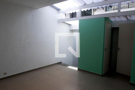 Casa para alugar com 200m², 2 quartos e 2 vagas Casa para alugar com 200m², 2 quartos e 2 vagasÁrea de Serviço