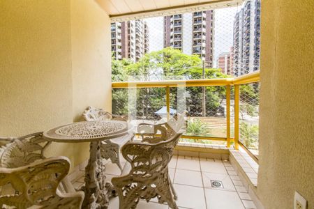 Apartamento para alugar com 107m², 3 quartos e 2 vagasVaranda