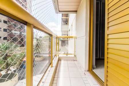 Apartamento para alugar com 107m², 3 quartos e 2 vagasVaranda