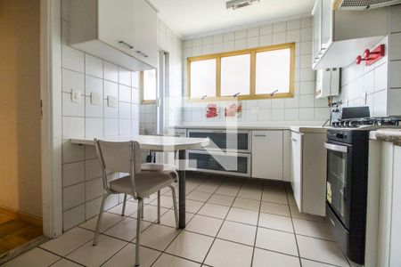 Apartamento para alugar com 107m², 3 quartos e 2 vagasCozinha