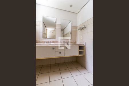 Apartamento para alugar com 107m², 3 quartos e 2 vagasBanheiro da Suíte