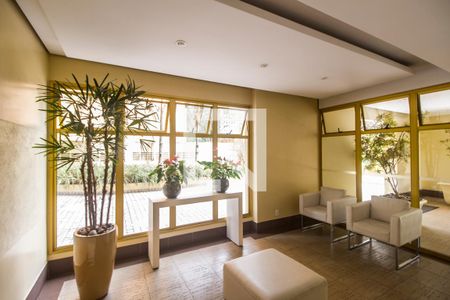 Apartamento para alugar com 107m², 3 quartos e 2 vagasHall social