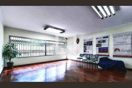 Casa à venda com 4 quartos, 500m² em Água Rasa, São Paulo