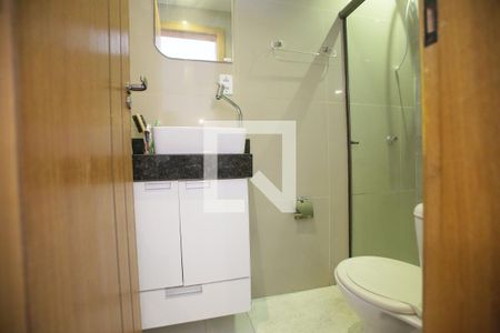 Casa de condomínio à venda com 200m², 3 quartos e 2 vagasBanheiro Social