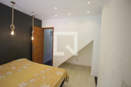 Casa de condomínio à venda com 200m², 3 quartos e 2 vagasQuarto Suíte 1