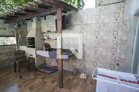 Casa de condomínio à venda com 200m², 3 quartos e 2 vagasChurrasqueira