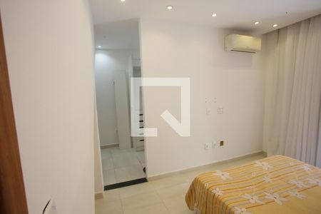 Casa de condomínio à venda com 200m², 3 quartos e 2 vagasQuarto Suíte 1
