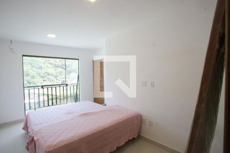 Casa de condomínio à venda com 200m², 3 quartos e 2 vagasQuarto Suíte 2