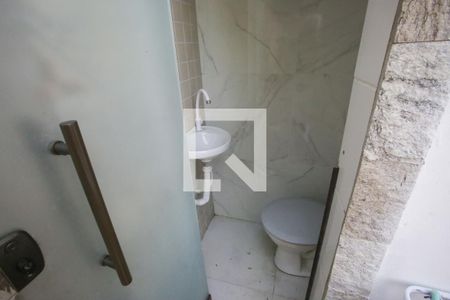 Casa de condomínio à venda com 200m², 3 quartos e 2 vagasLavabo da Piscina