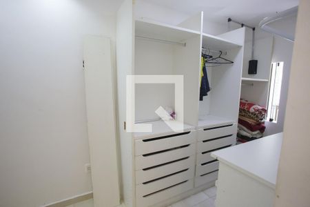 Casa de condomínio à venda com 200m², 3 quartos e 2 vagasCloset da suíte 1