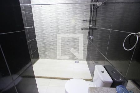 Casa de condomínio à venda com 200m², 3 quartos e 2 vagasBanheiro da Suíte 1