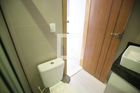 Casa de condomínio à venda com 200m², 3 quartos e 2 vagasBanheiro Social