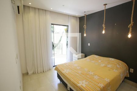 Casa de condomínio à venda com 200m², 3 quartos e 2 vagasQuarto Suíte 1