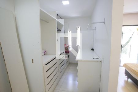 Casa de condomínio à venda com 200m², 3 quartos e 2 vagasCloset da suíte 1