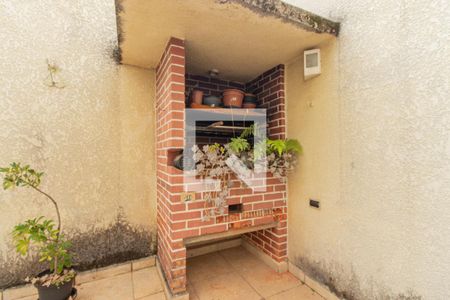 Casa para alugar com 165m², 3 quartos e 2 vagas Casa para alugar com 165m², 3 quartos e 2 vagasÁrea comum - Churrasqueira