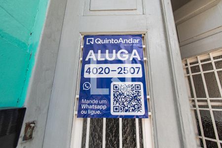 Apartamento para alugar com 100m², 3 quartos e sem vaga Apartamento para alugar com 100m², 3 quartos e sem vagaPlaca