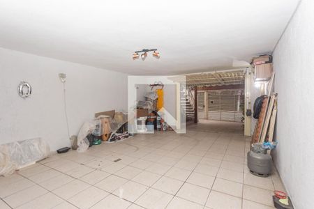 Casa à venda com 280m², 3 quartos e 4 vagas Casa à venda com 280m², 3 quartos e 4 vagasGaragem