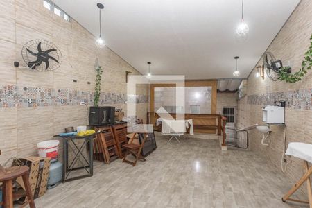 Casa à venda com 280m², 3 quartos e 4 vagas Casa à venda com 280m², 3 quartos e 4 vagasÁrea comum - Salão de festas