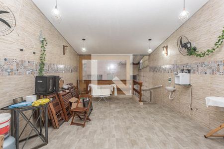 Casa à venda com 280m², 3 quartos e 4 vagas Casa à venda com 280m², 3 quartos e 4 vagasÁrea comum - Salão de festas