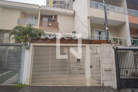 Casa à venda com 280m², 3 quartos e 4 vagas Casa à venda com 280m², 3 quartos e 4 vagasFachada