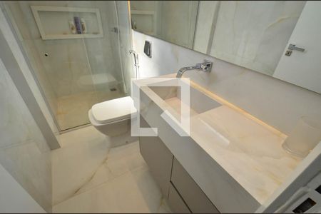 Apartamento para alugar com 145m², 3 quartos e 2 vagas Apartamento para alugar com 145m², 3 quartos e 2 vagasBanheiro suite