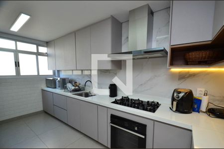 Apartamento para alugar com 145m², 3 quartos e 2 vagas Apartamento para alugar com 145m², 3 quartos e 2 vagasCozinha