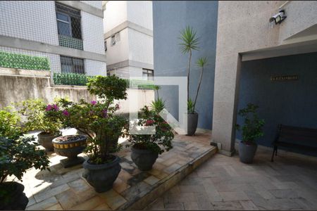 Apartamento para alugar com 145m², 3 quartos e 2 vagas Apartamento para alugar com 145m², 3 quartos e 2 vagasHall de entrada