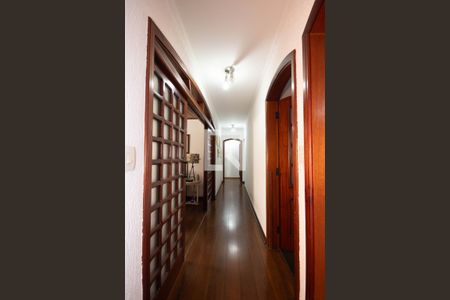 Casa de condomínio à venda com 360m², 4 quartos e 4 vagasCorredor